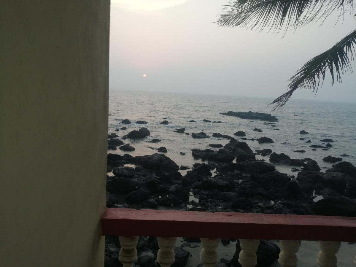 Shree Sai Cottage Sea View อารัมบล ภายนอก รูปภาพ